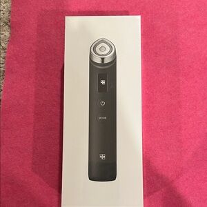 Black Facial Cleansing Device